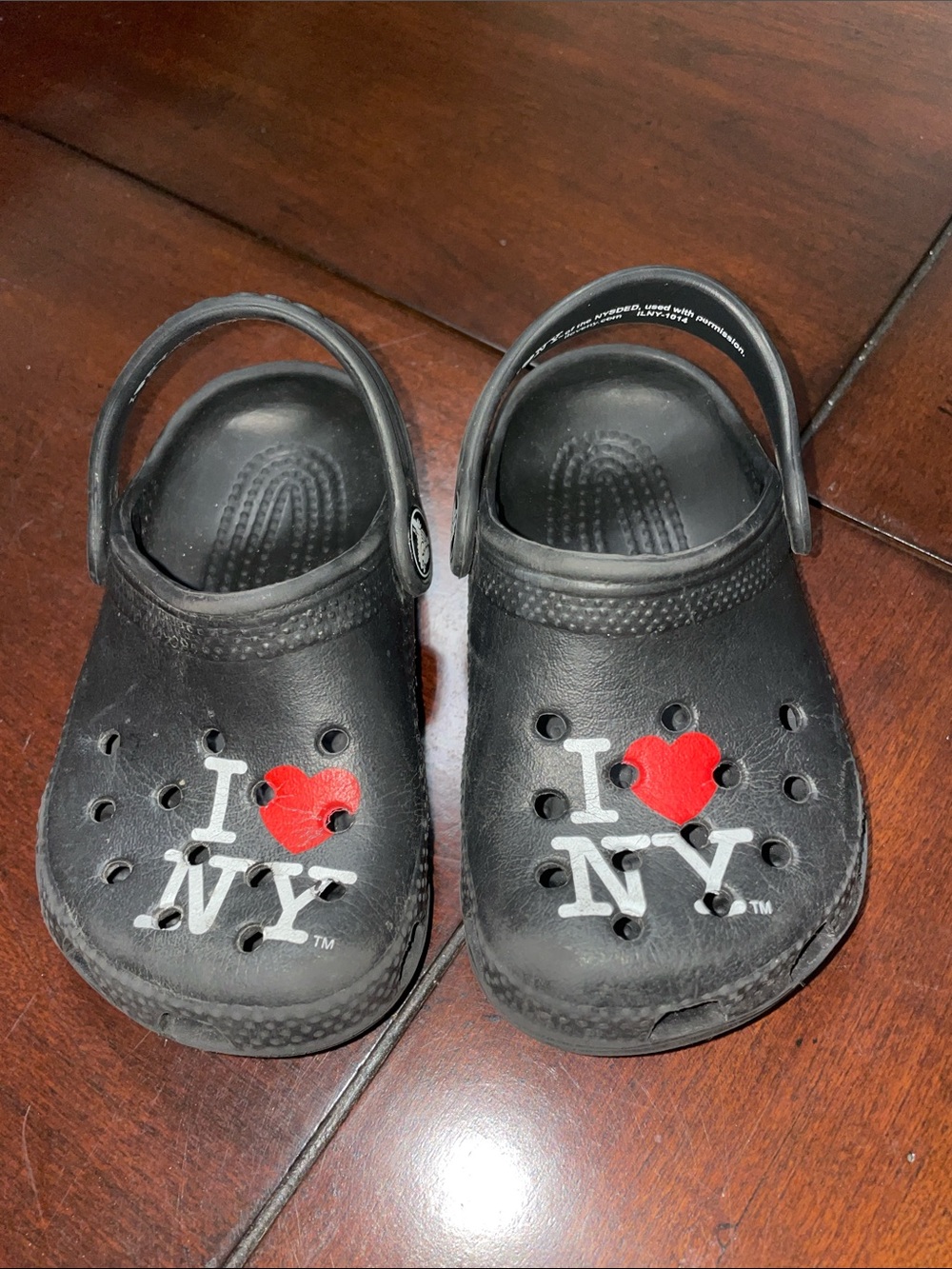 CROCS Toddler Kids Black I ❤️ NY Clog Sandals size 6/7